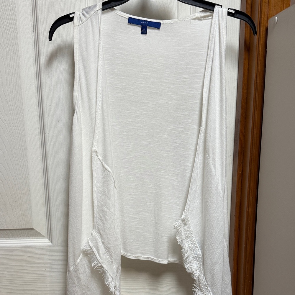 Apt. 9 Cream Sleeveless Cardigan